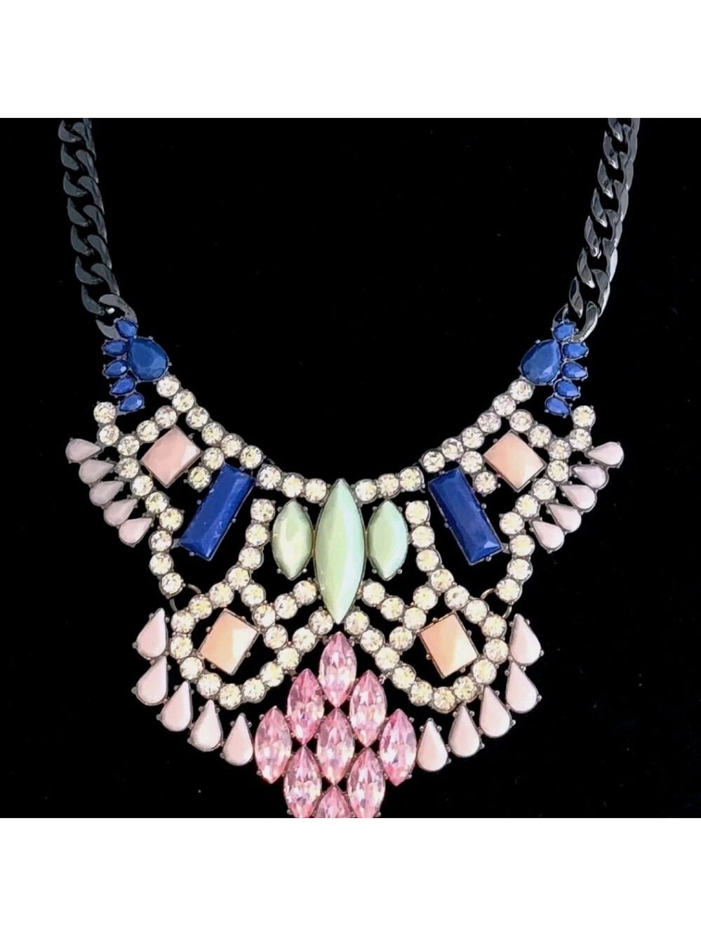 LORI GOLDSTEIN LOGO RUNWAY STATEMENT COLLAR NECKLACE PINK BLUE CRYSTAL GUNMETAL - Picture 4 of 14